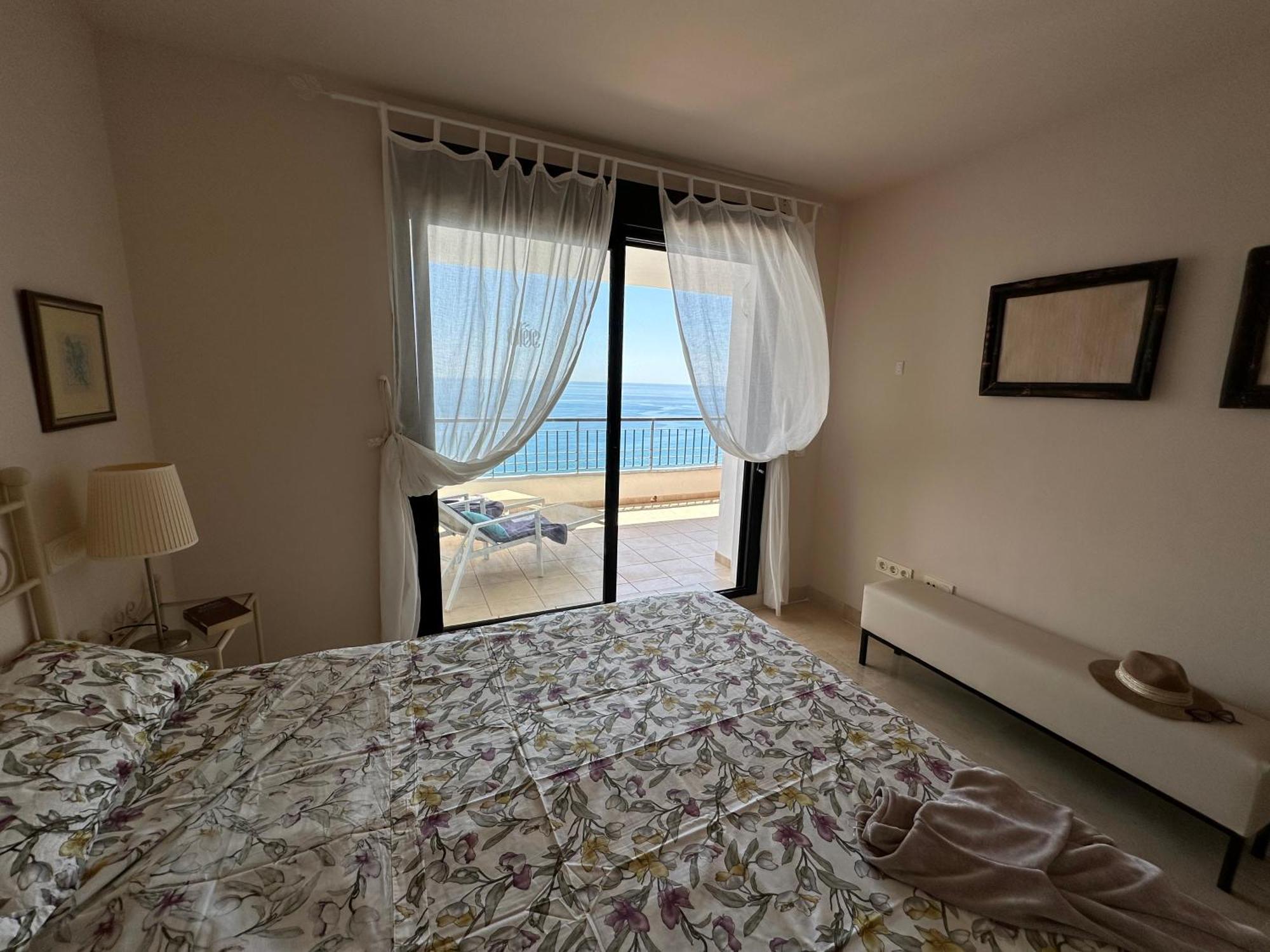 Apartamento Frente Al Mar Con Parking Privado Torrox Ngoại thất bức ảnh